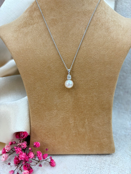 18ct White Gold Pearl and Diamond Pendant