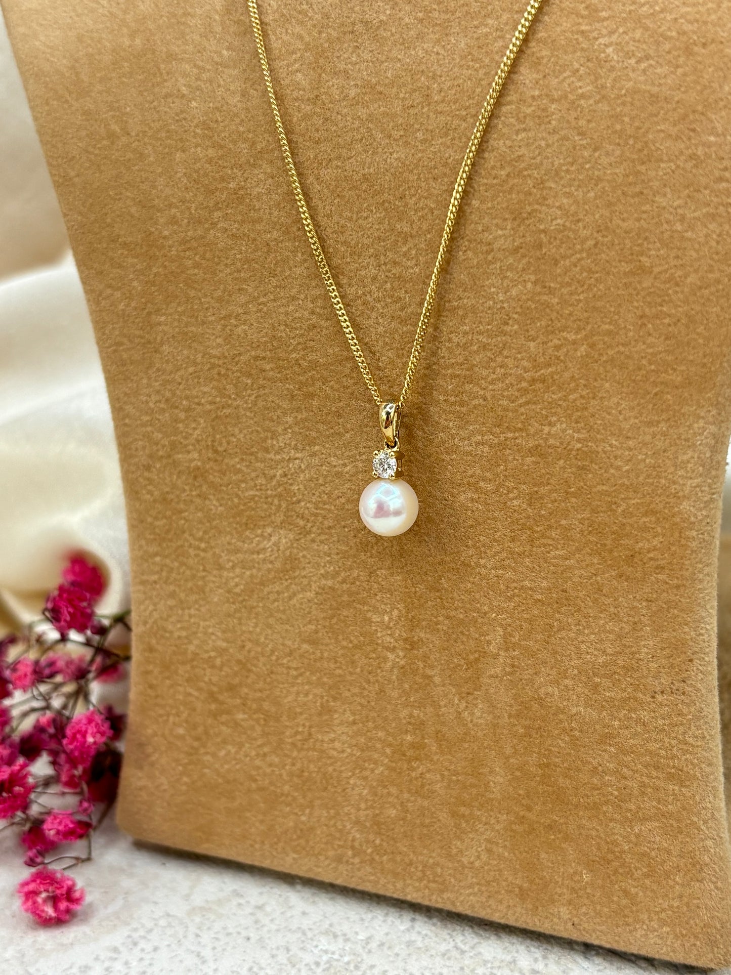 18ct Yellow Gold Pearl and Diamond Pendant