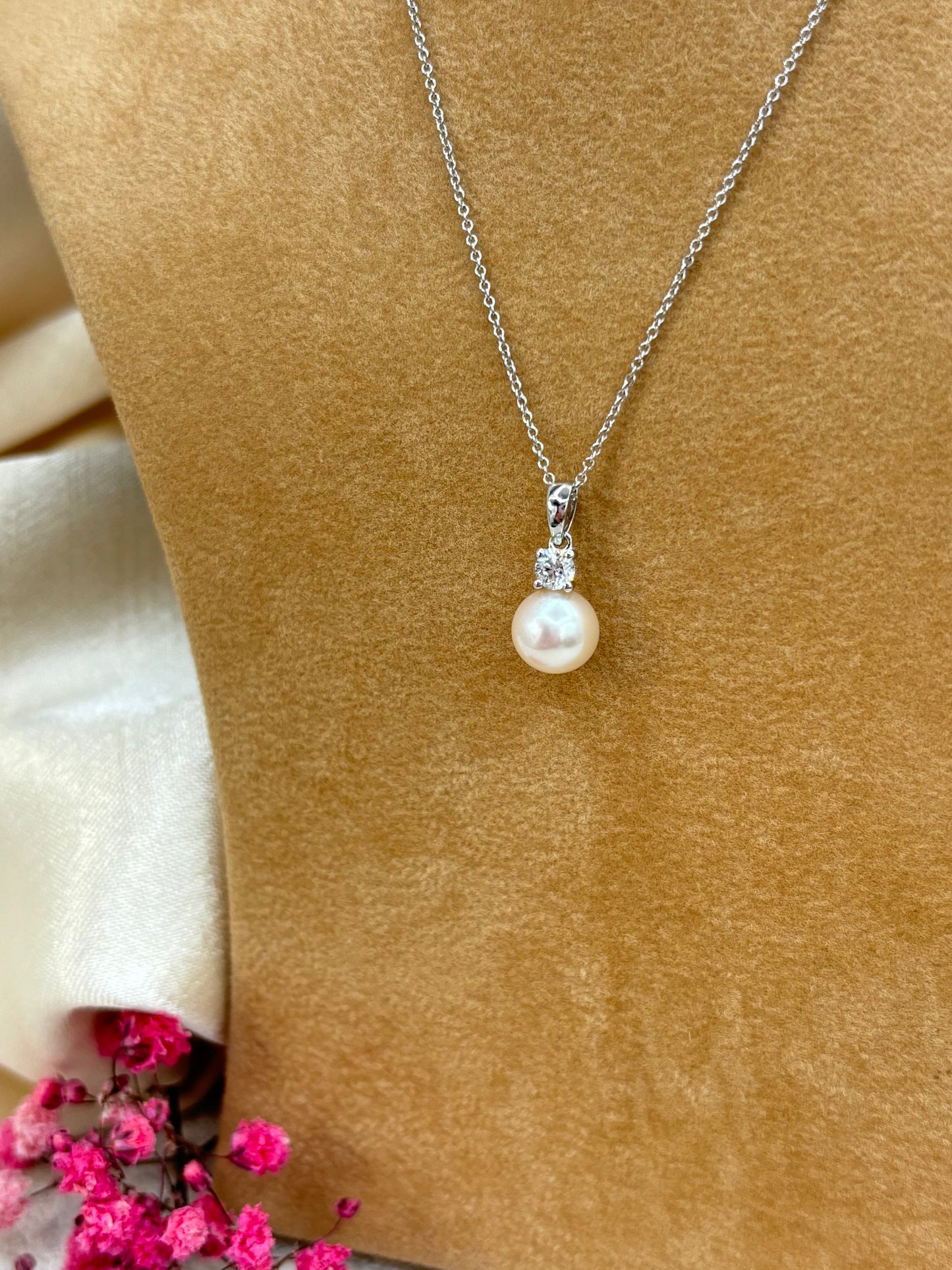 18ct White Gold Pearl and Diamond Pendant