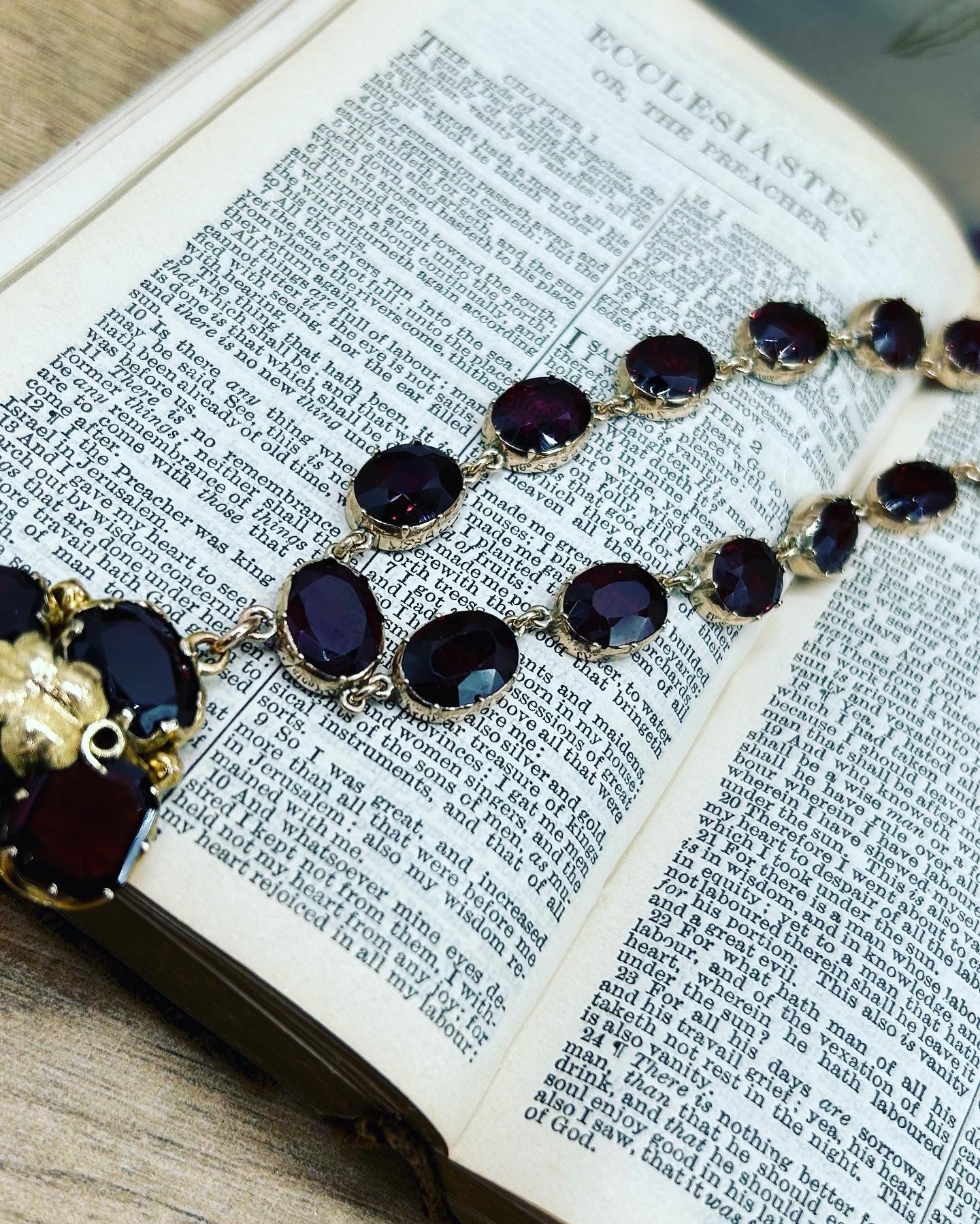 Georgian Garnet Rivière necklace