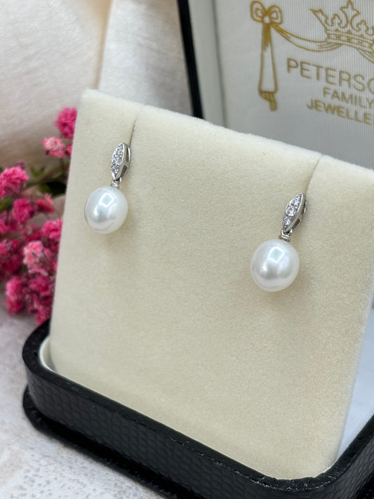 18ct White Gold Pearl and Diamond Drop Earrings