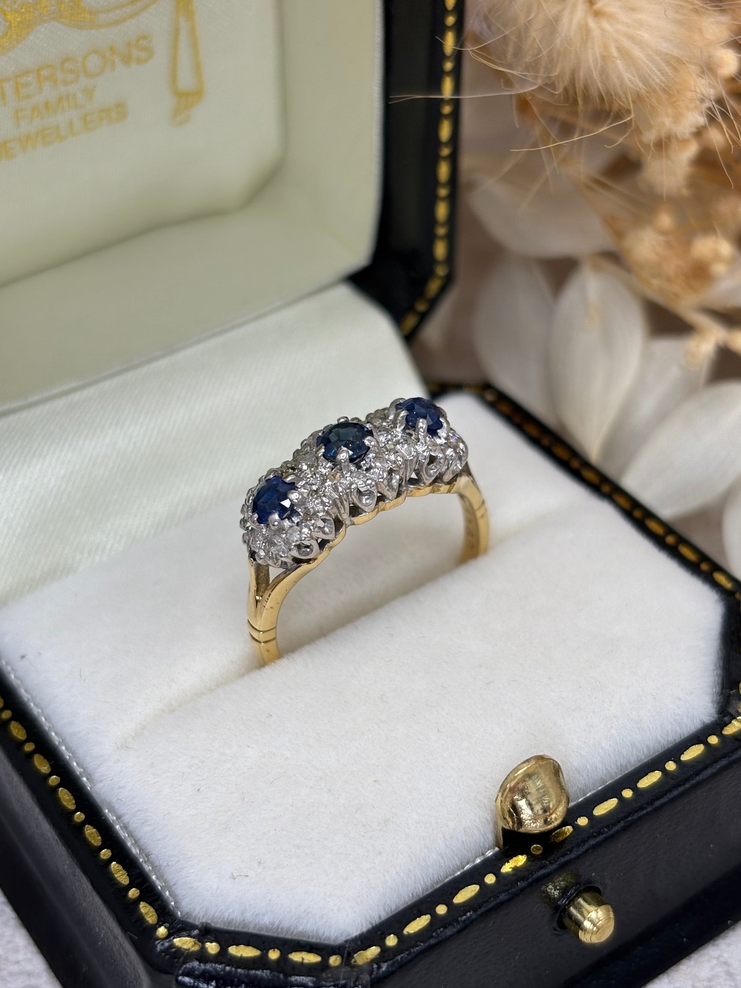 Vintage 18ct Gold Sapphire and Diamond Ring.