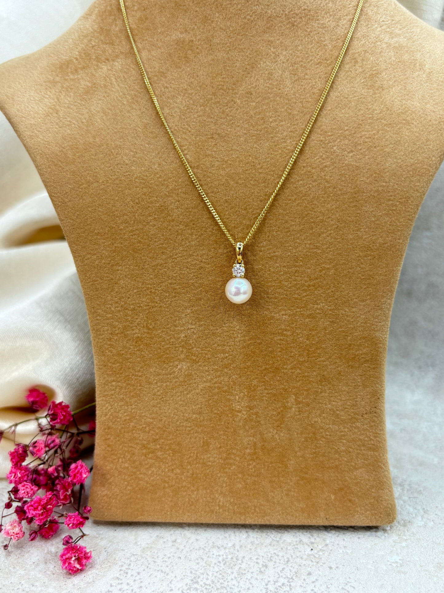 18ct Yellow Gold Pearl and Diamond Pendant