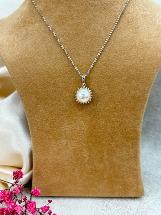 18ct White Gold Pearl and Diamond Pendant